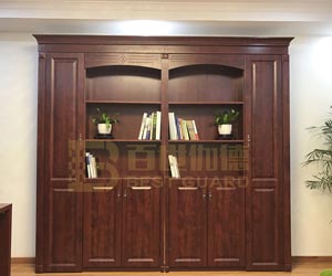 我們可以發現,近年來,密室開始陸續進入高生活品質的家庭。這主要得益于密室安全避險的功能,成為戶主生命和財產安全的重要保障。 智能安防系統,讓密室更安全更可靠 隨著技術的發展,密室設計過程中融入智能安防系統,密室中的安全系統將與家庭中閉路電視監控系統、防盜報警系統、周界防范系統、門禁系統、保安巡更系統結合,一旦有非法入侵行為便可及時報警并掌握危險位置,為整個住宅和戶主的人身安全保駕護航。近年來,即便是豪宅區內安防設施比較齊全,但據調查顯示,目前入室盜竊案件占刑事…